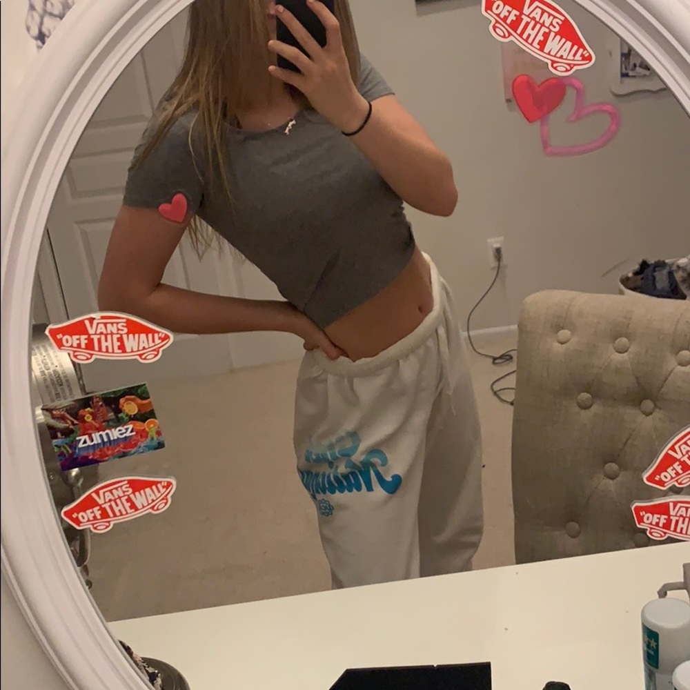grey crossed back cropped tee
